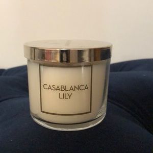 Bath & Body Works 4oz candle - Casablanca Lily